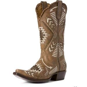 NWB Ariat Camila Western snip-toe boots